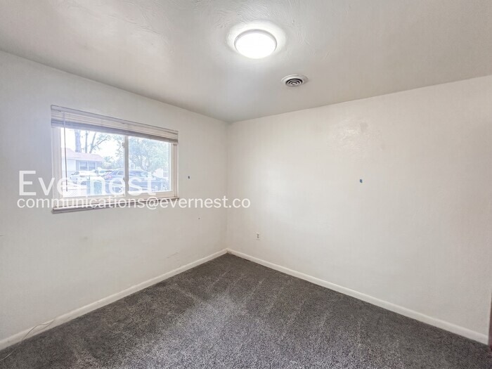 Building Photo - 906 1/2 Carlisle Street