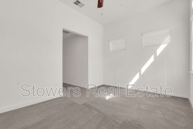 Building Photo - 5212 S Esprit Loop