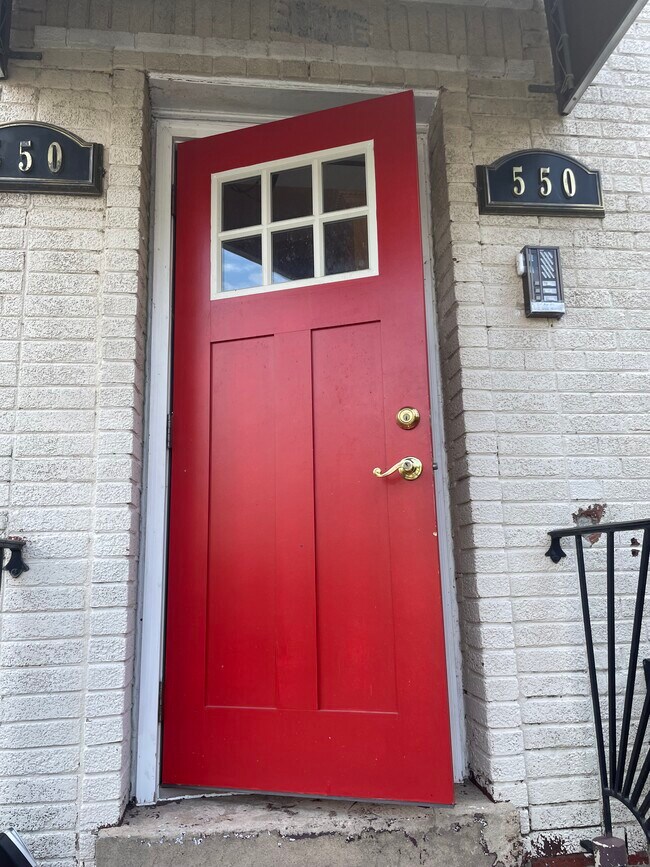 Building Photo - 550 Hobart Plz NW