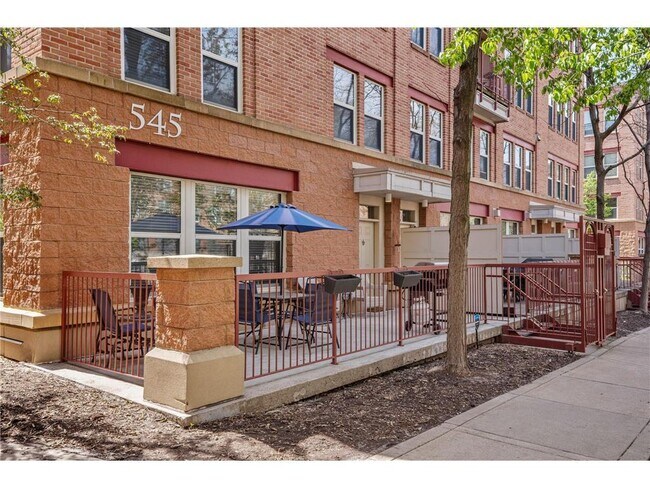 Building Photo - 545 N 1st St
