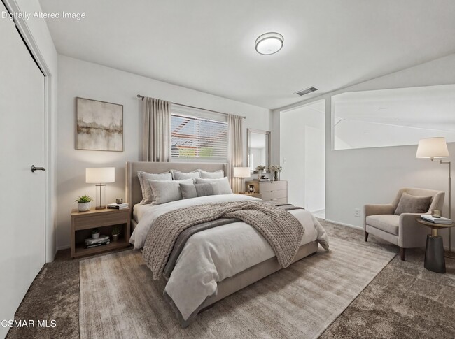 Building Photo - 2485 E Hillcrest Dr