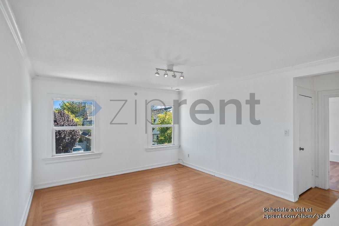 Building Photo - 928 60th St