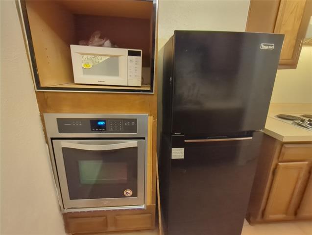 Building Photo - 9600 Royal Ln