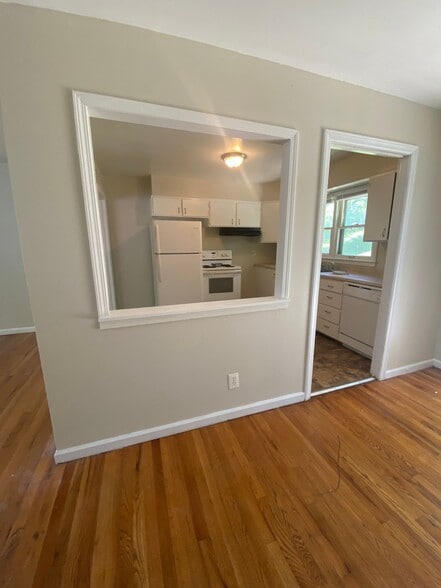 Building Photo - 6103 Fairlane Dr