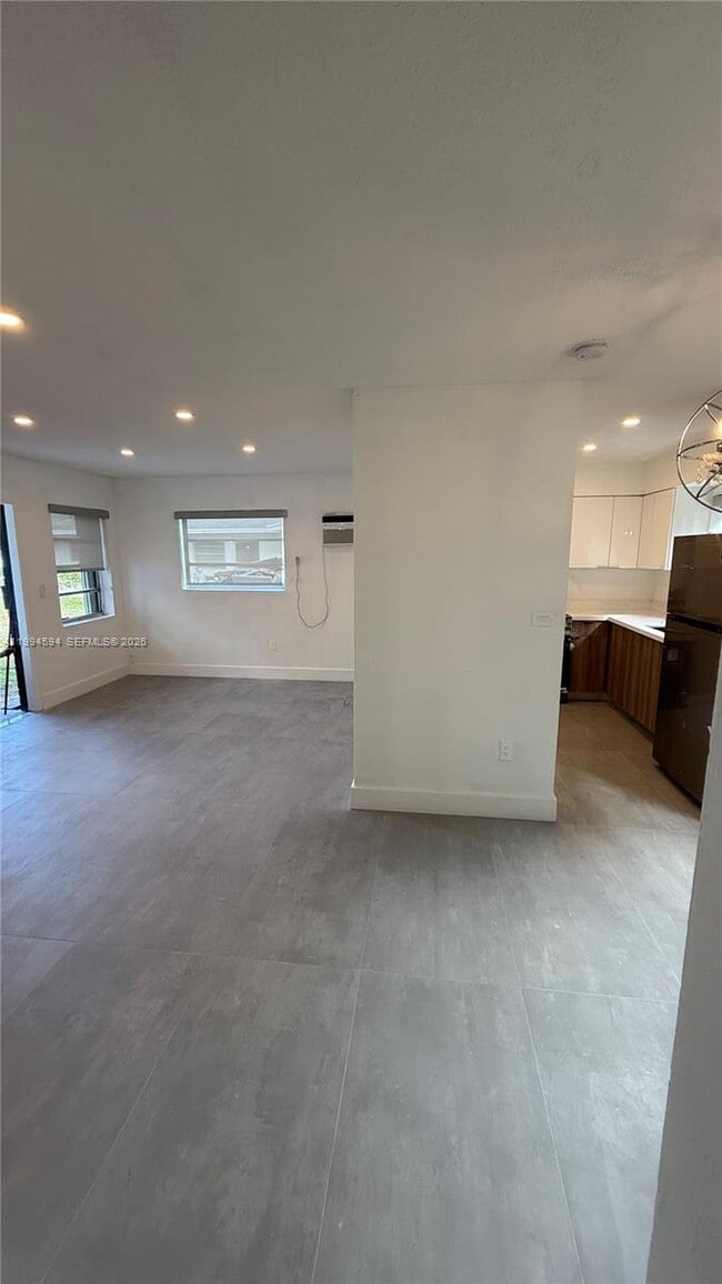 Building Photo - 2430 NE 188th St