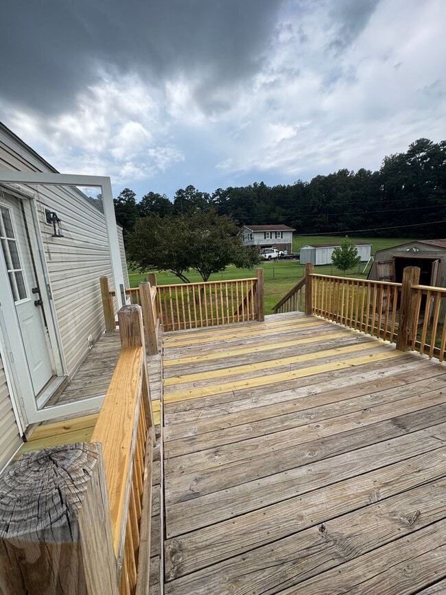 Building Photo - 3 Bed, 2 Bath Mobile Home Near Coldwater E...