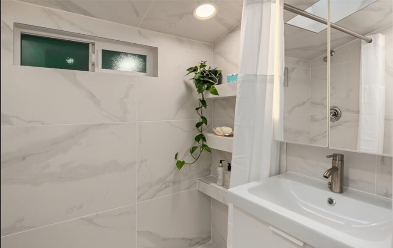 Building Photo - 4258 33rd Ave W