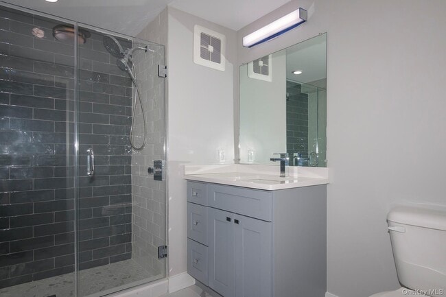 Building Photo - 75 Circle Dr