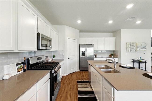 Building Photo - 10207 Buster Dr