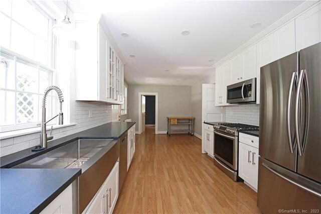 Building Photo - 253 W Mountain Rd