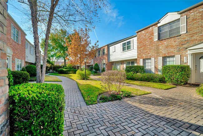 Building Photo - 5851 Doliver Dr