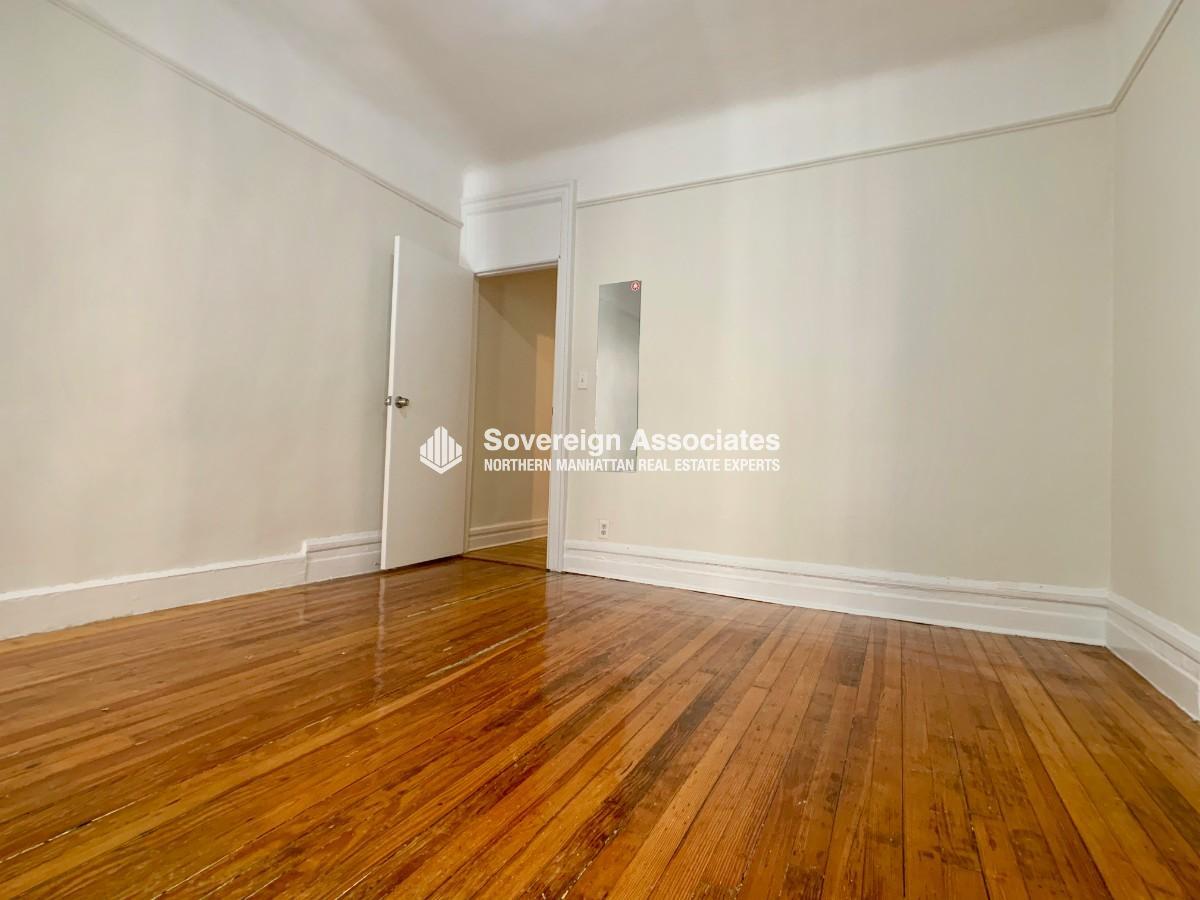 Building Photo - 209 W 108th St