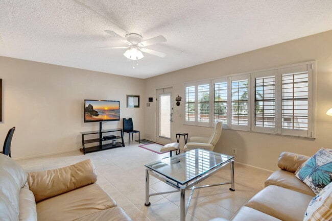 Building Photo - 4050 Cornwall C