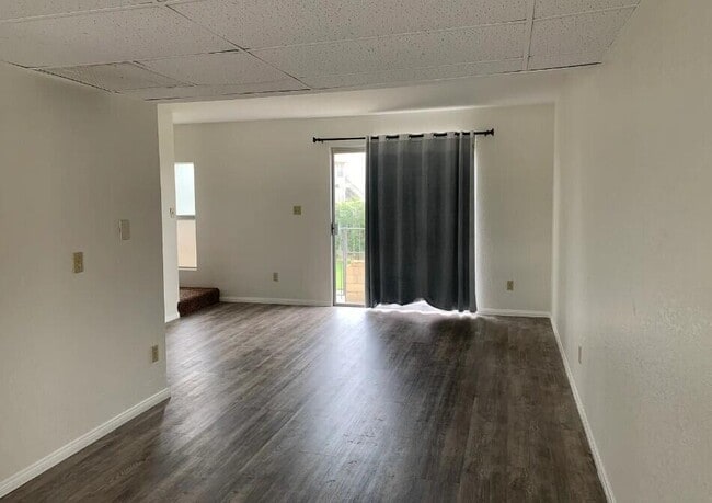 Building Photo - 40215 Harris Ln