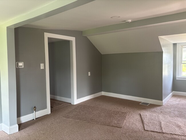 Building Photo - 1204 Parkamo Ave