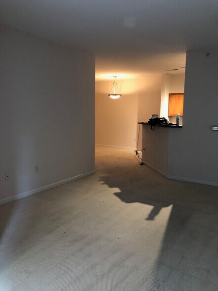 Building Photo - 765 Walker Sq