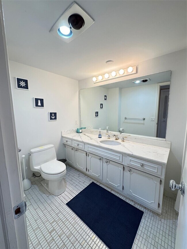 Building Photo - 5200 N Ocean Blvd