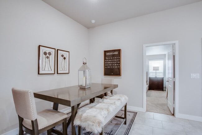 Building Photo - Available Now! 3/2/2 in Bell Farms!