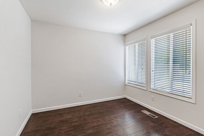Building Photo - Saratoga Gem - 4BR Home Open Floor Plan & ...