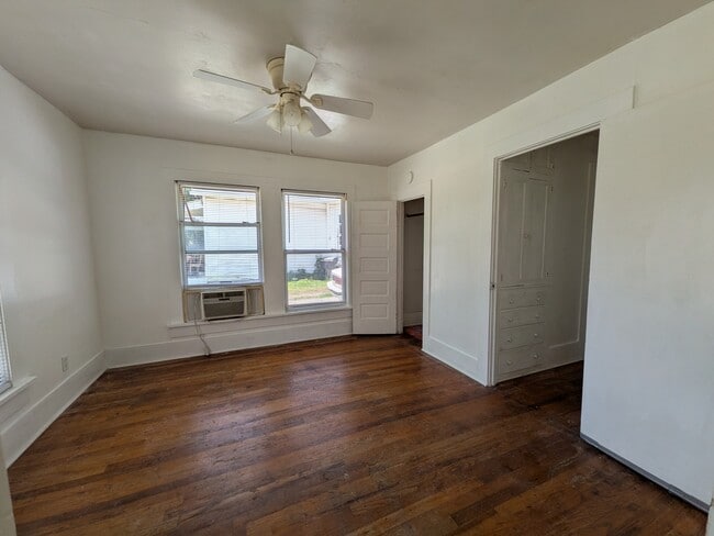 Building Photo - 207 3rd Ave NW