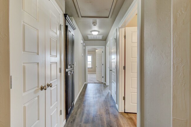 Building Photo - 8809 SW 55th St