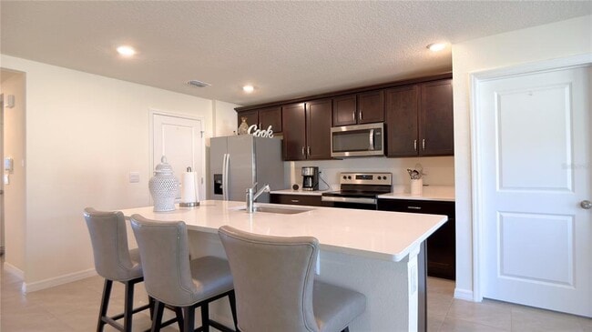 Building Photo - 7011 SW 136th Ln