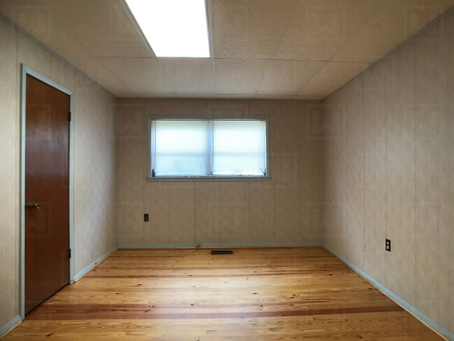 Building Photo - Charming 1930's 3-Bedroom Cottage in Mulga...