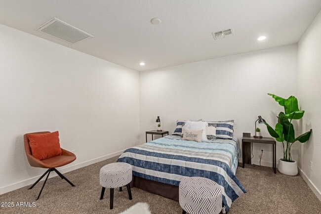 Building Photo - 341 S Mountain Rd