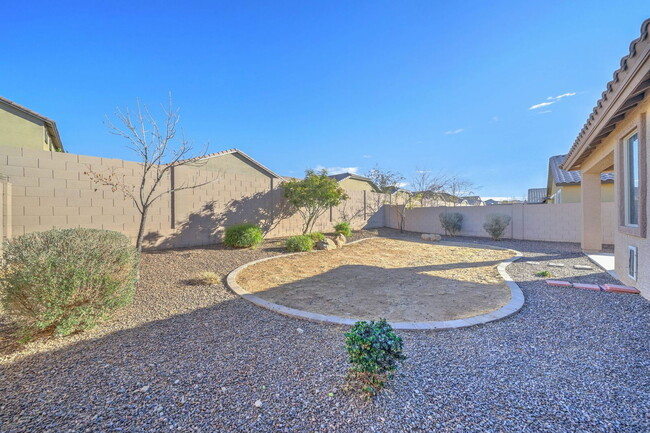 Building Photo - 7636 W Quail Track Dr