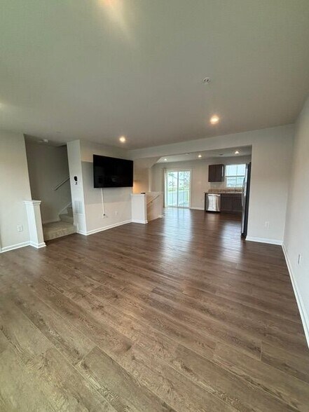 Building Photo - 62 Rose Gln Ct