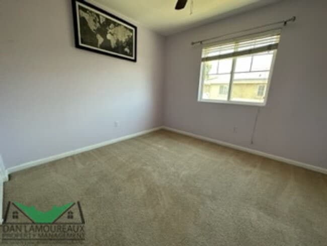 Building Photo - 4 Bedroom in East Woodland