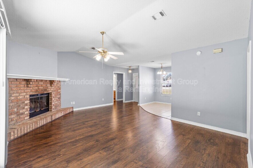 Building Photo - 2254 Calle De Cantabria