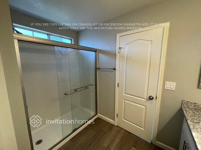 Building Photo - 850 Thetford Pl