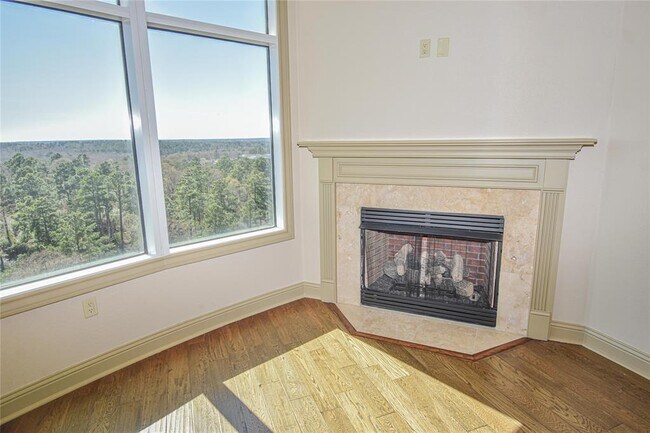 Building Photo - 2801 Wexford Dr