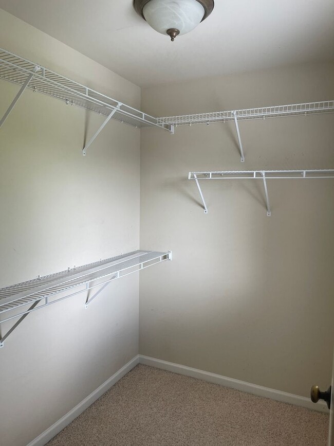 Building Photo - Stephanie Ct. Townhome