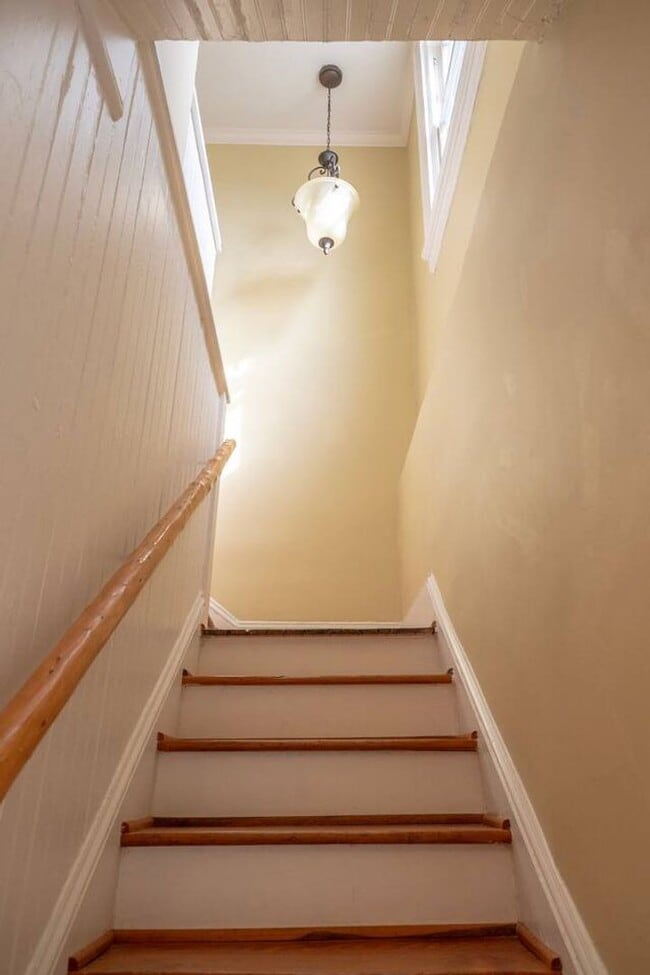 Building Photo - ***Furnished***Charming Historical Home for Lease in Downtown Winston-Salem