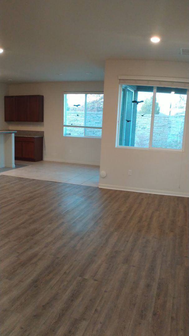 Building Photo - Sparks home 3 bedroom| 2 bathroom now avai...