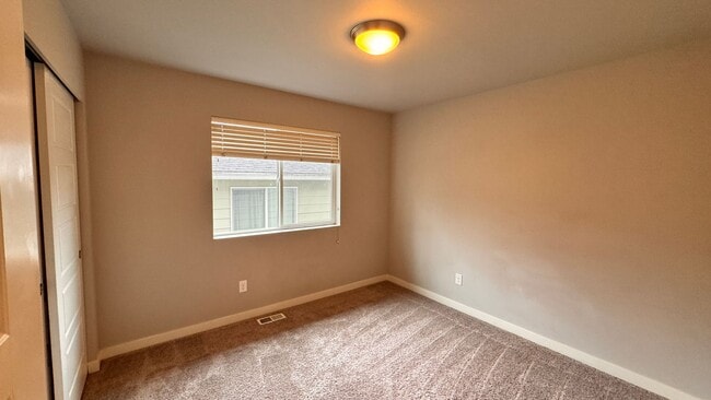 Building Photo - 4 bedroom 2.5 bath house in Auburn