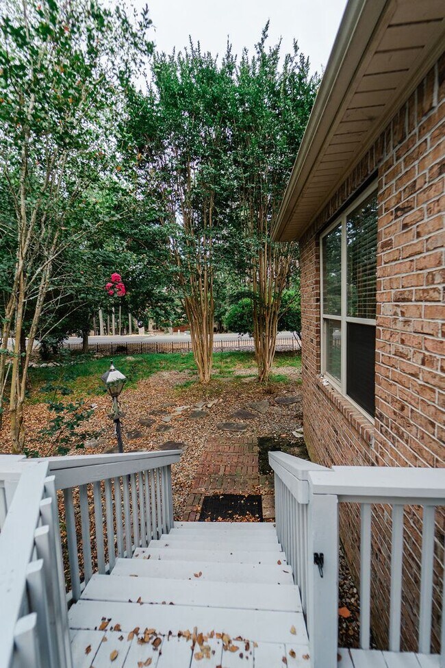 Building Photo - 2000 Square feet, of gorgeous living space in Hot Springs Village.