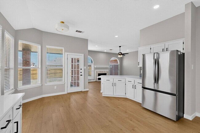 Building Photo - 7314 Gillon Dr