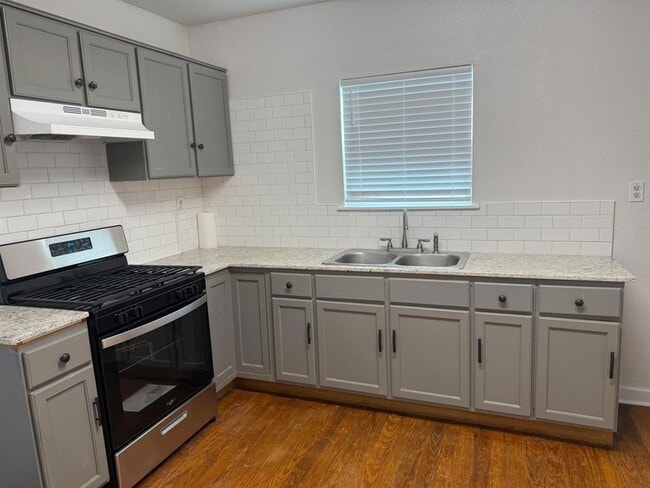 Building Photo - 508 B