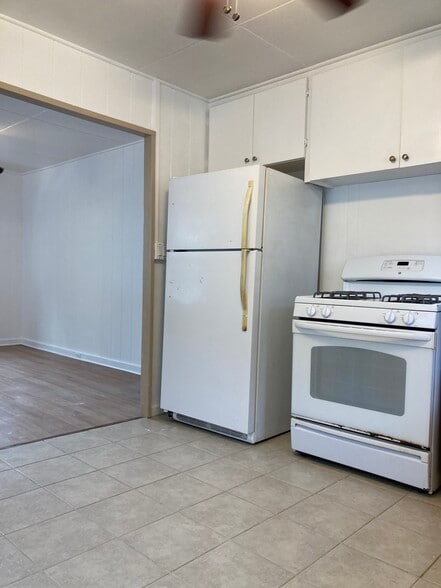 Stove - 1135 Piikoi Pl