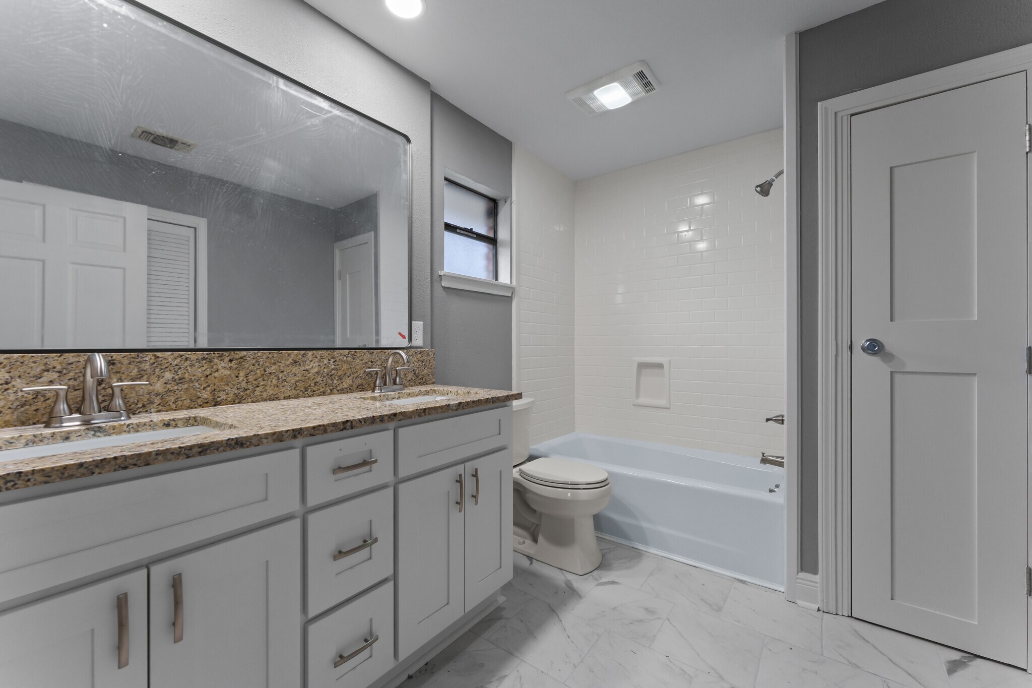 Building Photo - 601 Rue Cannes