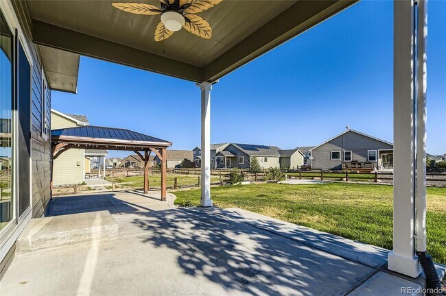 Building Photo - Spacious Spring Valley Stunner – Move-In R...
