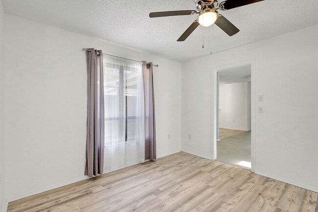 Building Photo - 107 Parkside Colony Dr