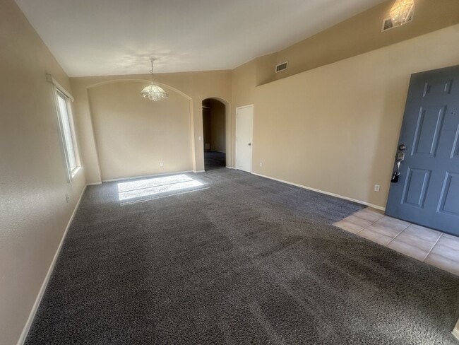Building Photo - Rare single-level home offers 5 bedrooms and a versatile floor plan designed for comfortable living