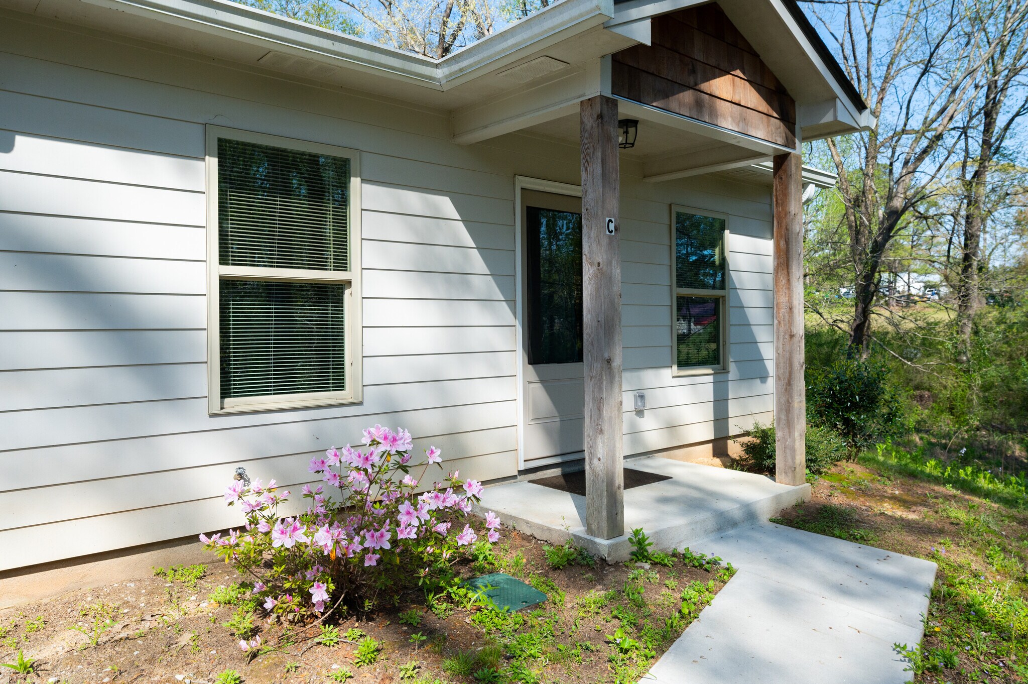 Building Photo - 2005 Coldwater Rd