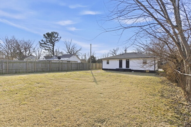 Building Photo - 520 N Park Ave