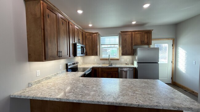 Building Photo - 527 A St