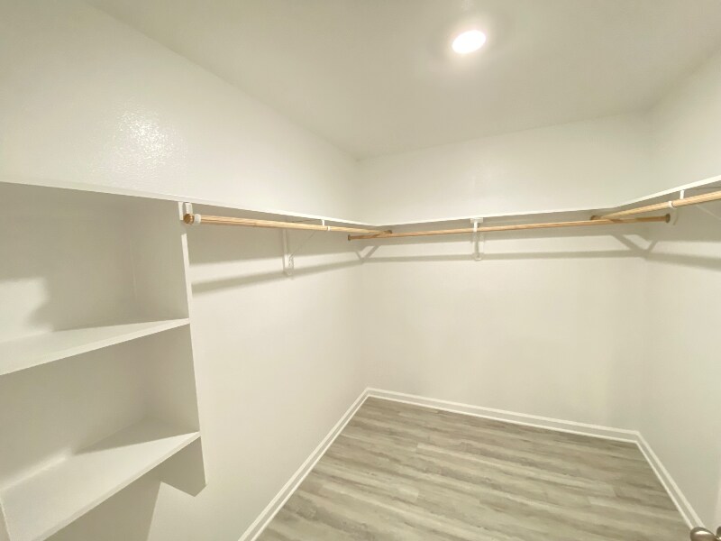 Building Photo - 16213 Loussier Dr